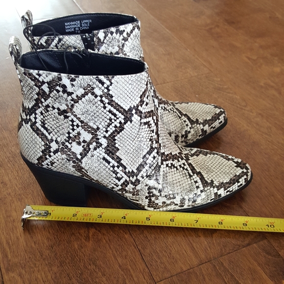 Loft stylish snake pattern short boots,NWT - Picture 8 of 8